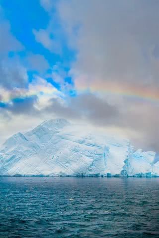 虹と氷山