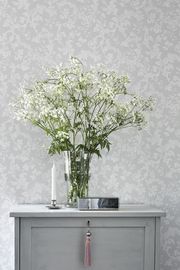 花瓶の白い花