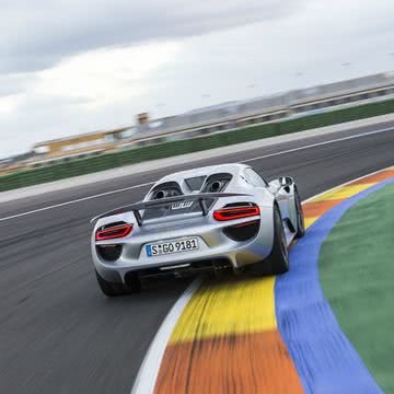 ポルシェ・918 スパイダー