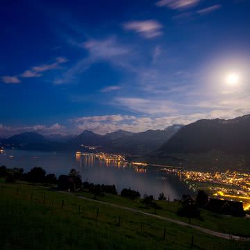 水辺の夜景