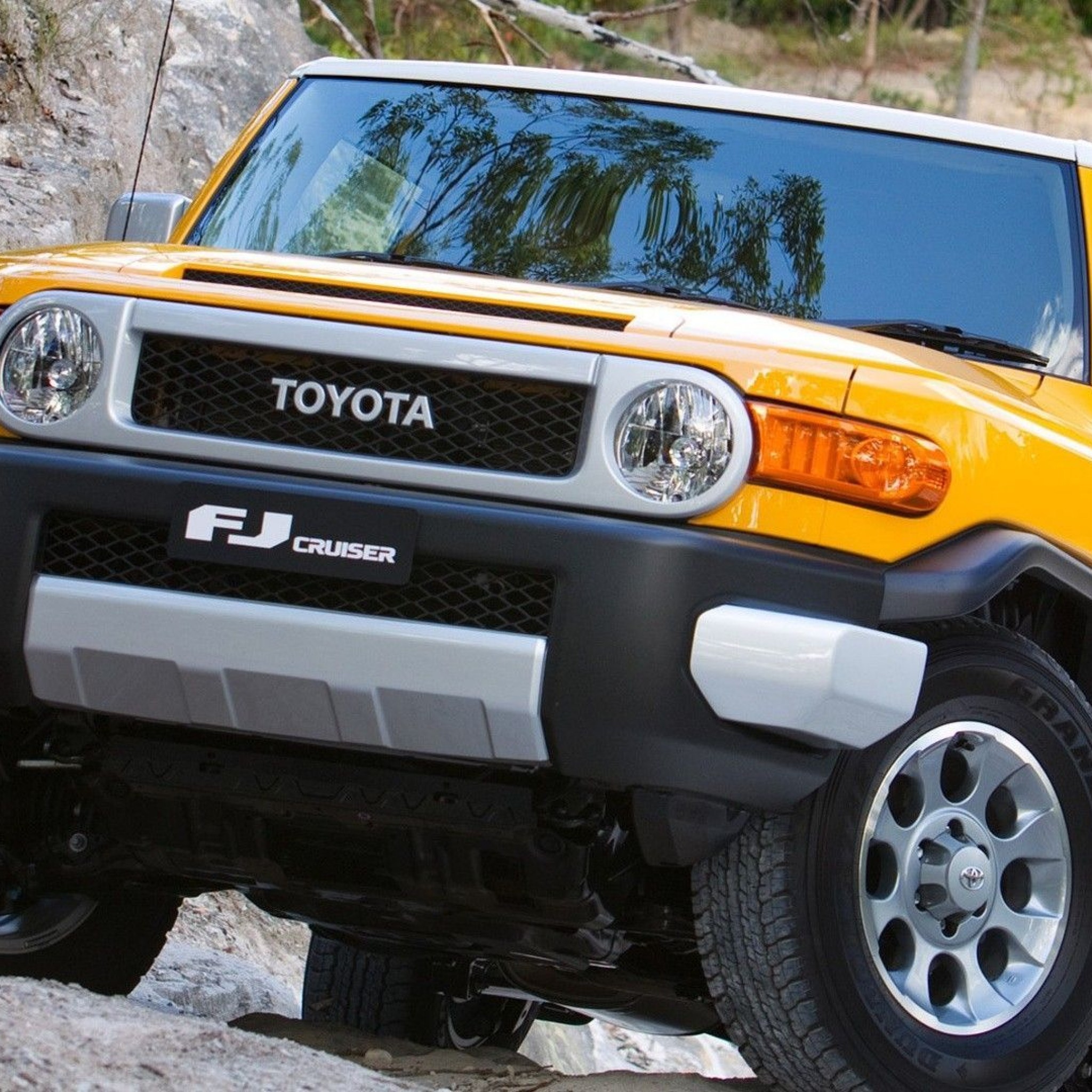 Toyota FJ Cruiser Р¶РµР»С‚С‹Р№