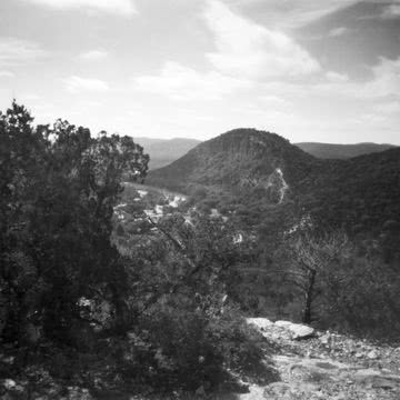 山 - モノクロ写真