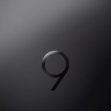 ９