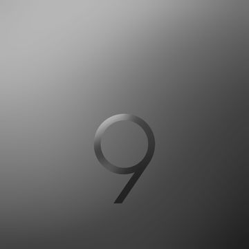 ９