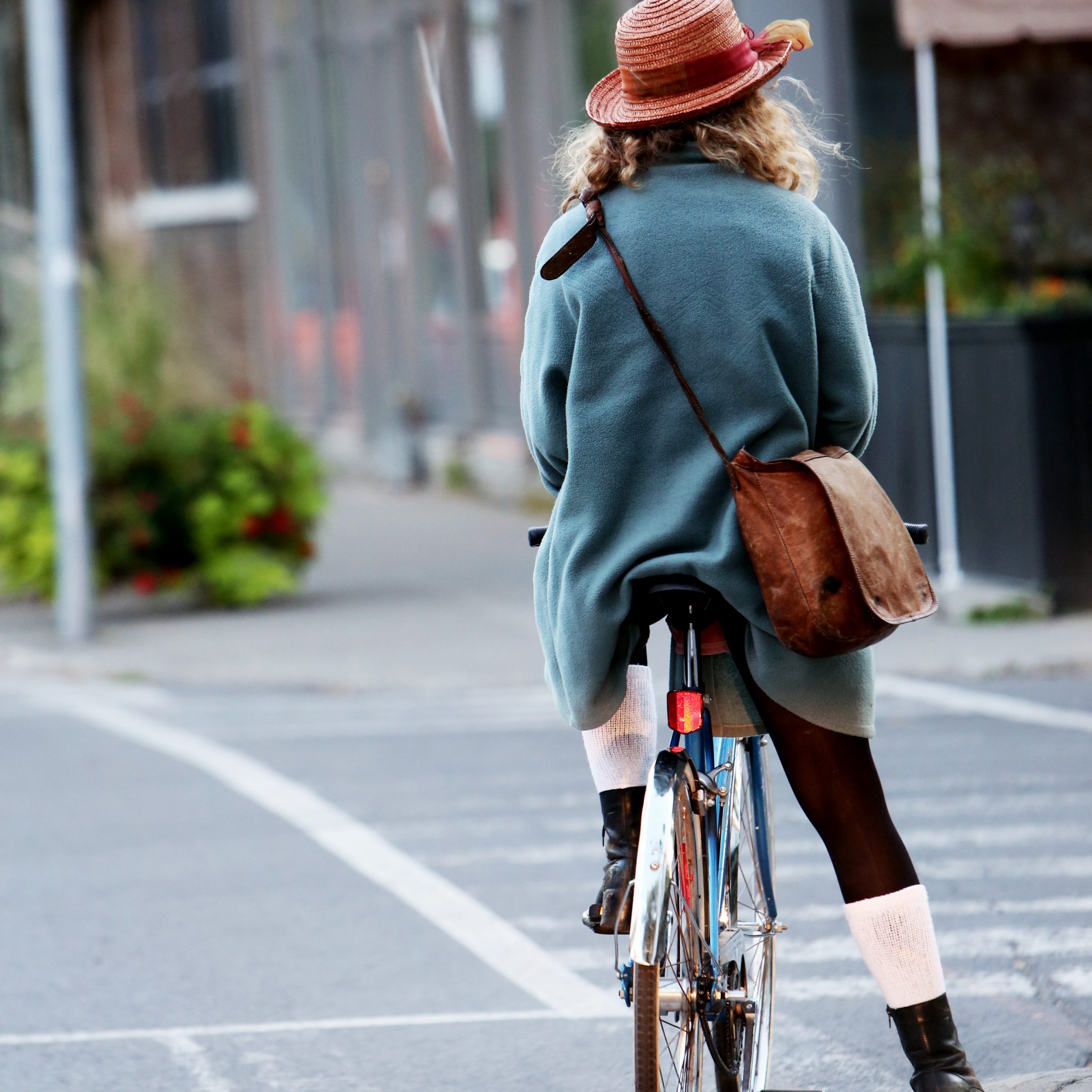 自転車に乗る女性 Ipad タブレット壁紙ギャラリー