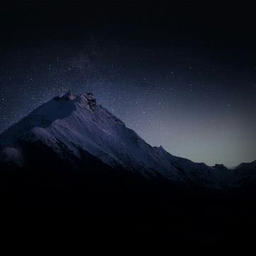 星空と山