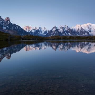 山と湖