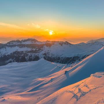 雪山の夕焼け