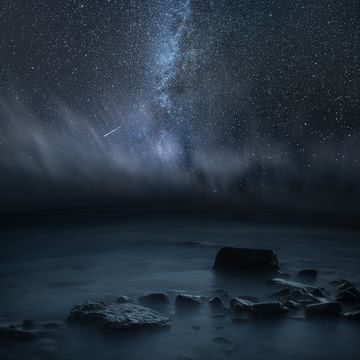 夜の海の星空