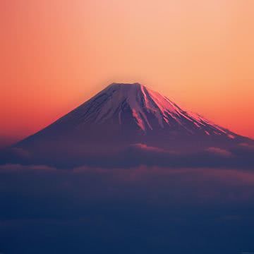 夕日に染まる富士山