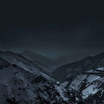 冬の夜の山