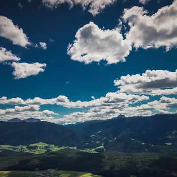 山と空