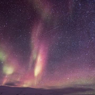 オーロラと星空