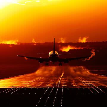 離陸する飛行機