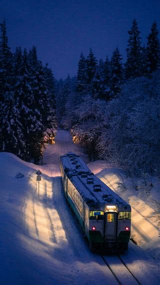 雪夜の電車|電車のiPhone壁紙