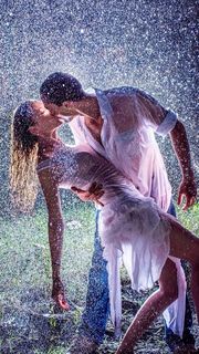 Lovers In Rain