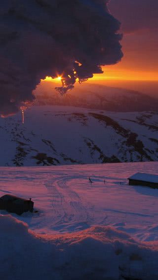 夕暮れの雪原