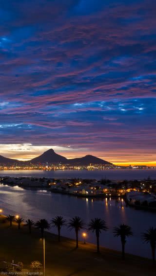 海辺の夜景