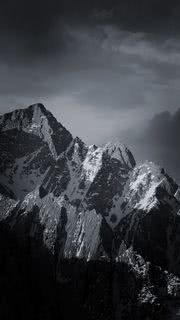 山 | Black and white