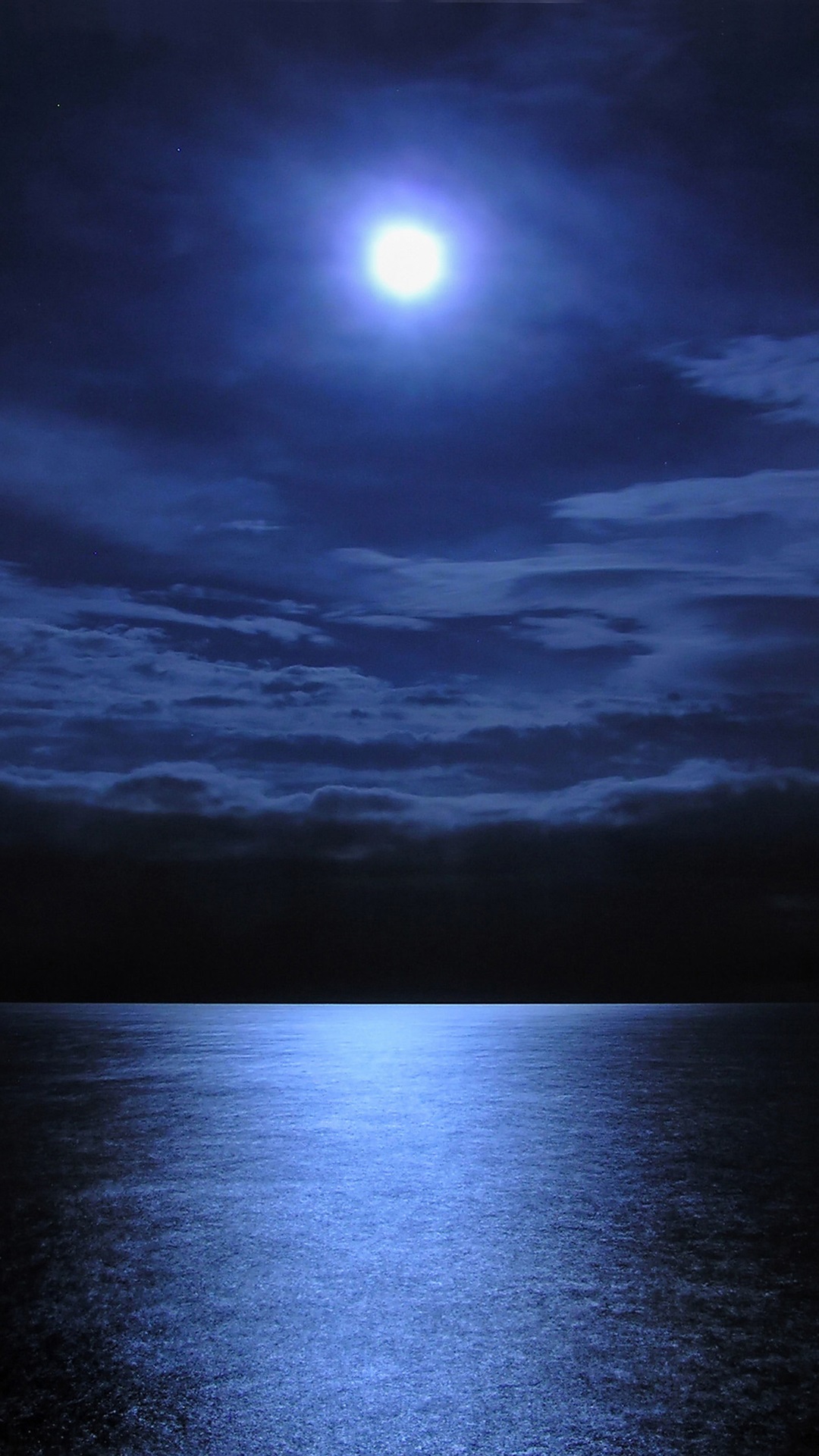 月夜の湖 Iphone12 スマホ壁紙 待受画像ギャラリー