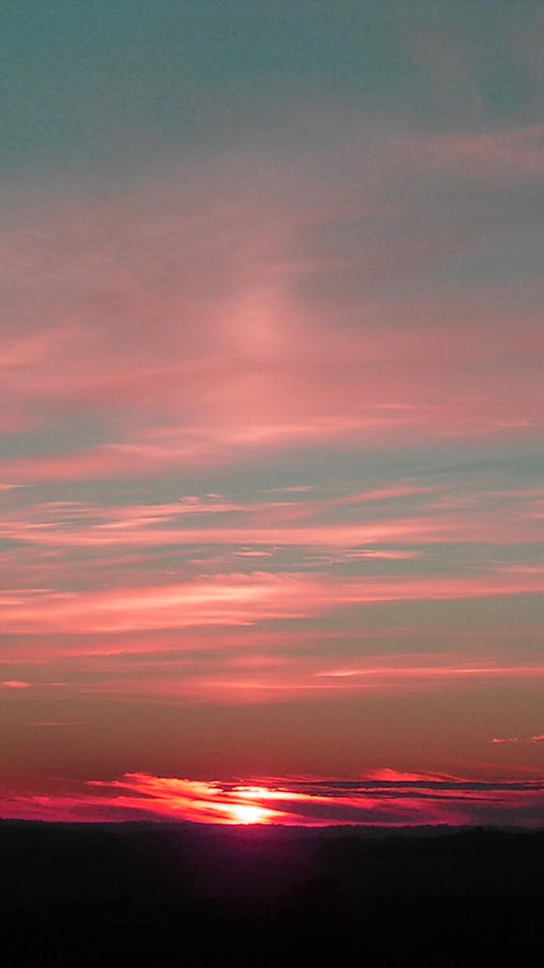 きれいな真紅の夕焼け Iphone11 スマホ壁紙 待受画像ギャラリー