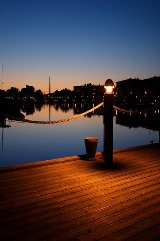 水辺の夜景