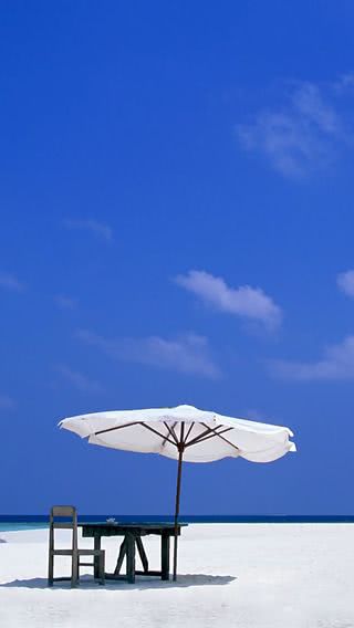 人気位 美しいビーチとハート型の雲 Iphone12 スマホ壁紙 待受画像ギャラリー