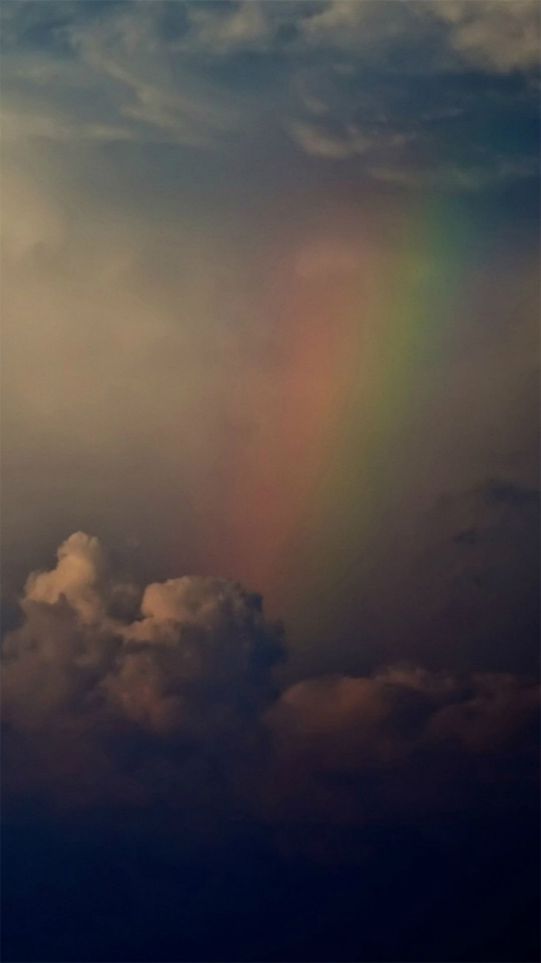 曇り空の虹 Iphone12 スマホ壁紙 待受画像ギャラリー