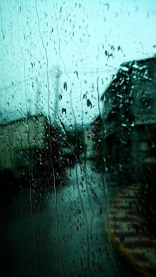 ガラス越しの雨の風景 Iphone12 スマホ壁紙 待受画像ギャラリー
