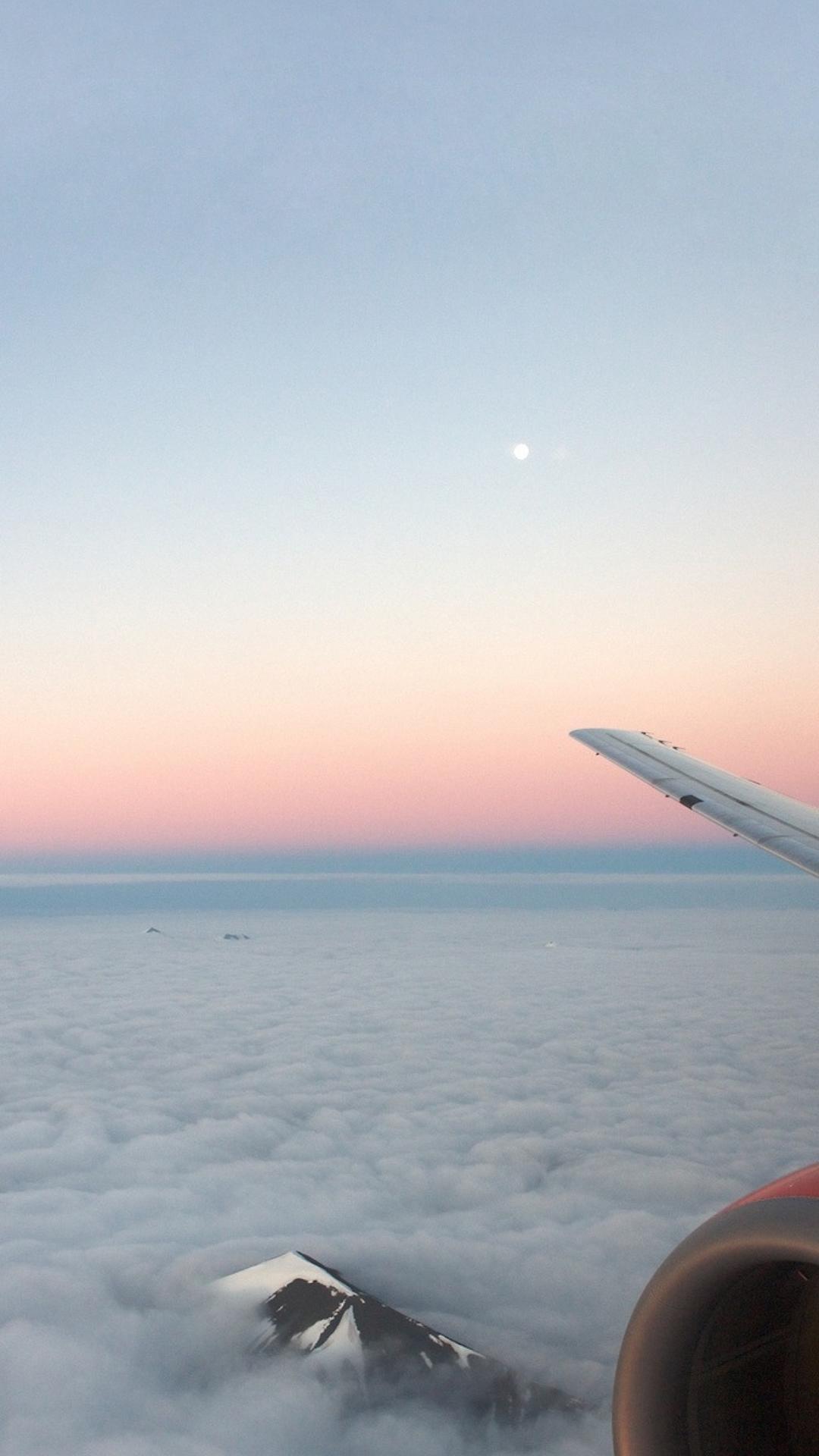 飛行機から見た雲の海 Iphone12 スマホ壁紙 待受画像ギャラリー