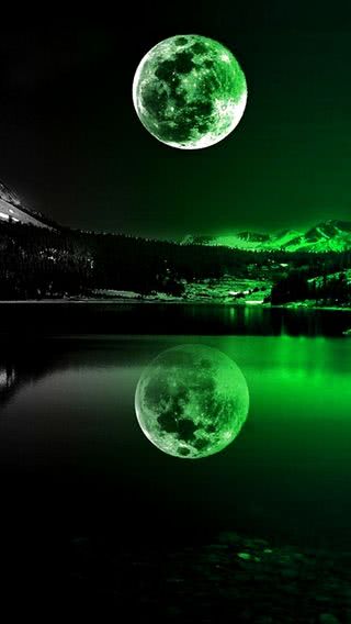 緑色の月
