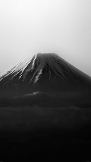 富士山のモノクロ写真