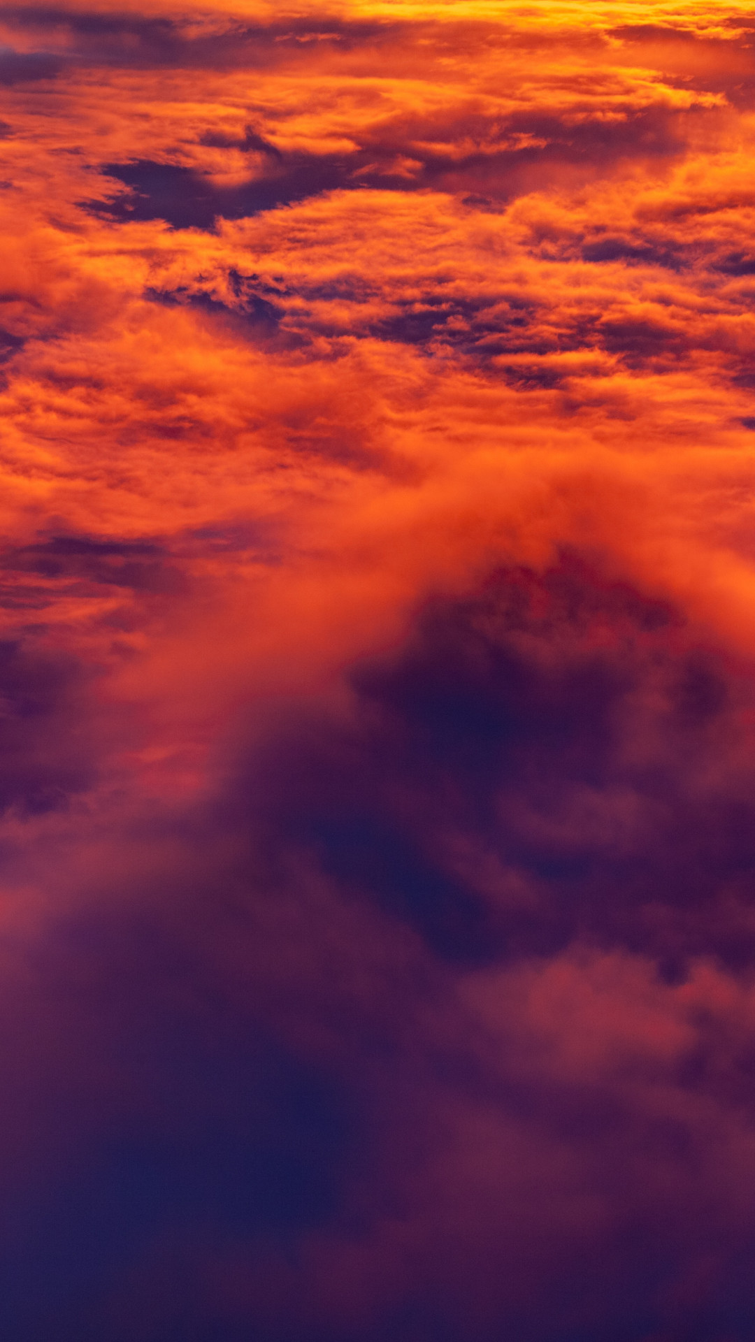 真っ赤な夕焼け雲の上 Iphone14 スマホ壁紙 待受画像ギャラリー