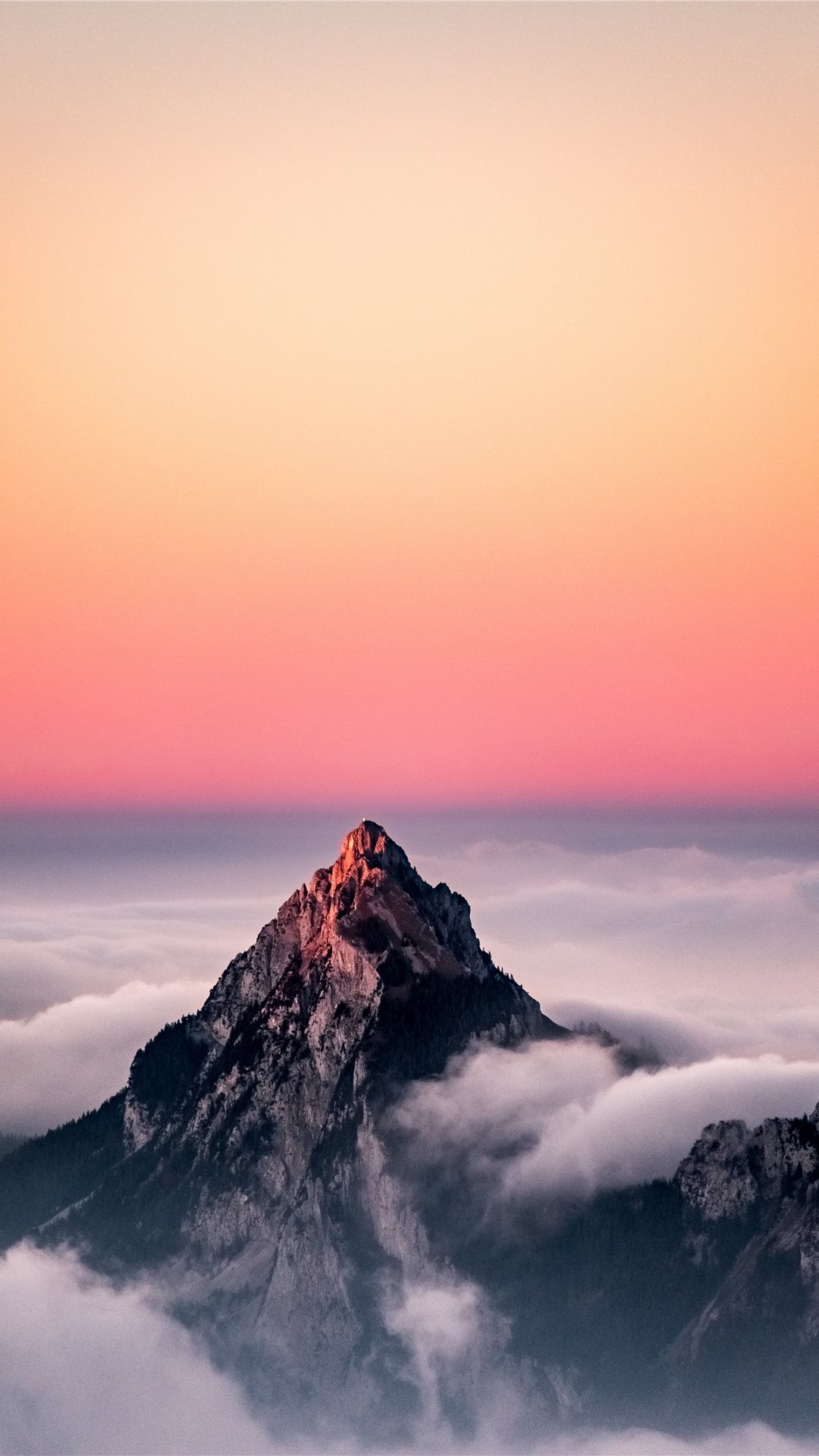 山の美しい夕焼け空 Iphone14 スマホ壁紙 待受画像ギャラリー