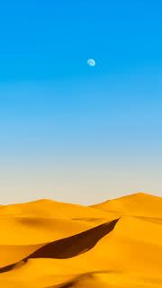 砂漠の月