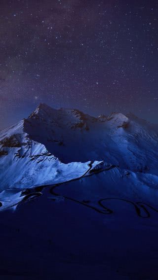 雪山の星空