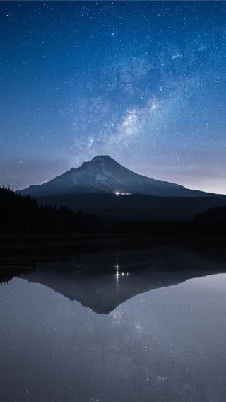 山の星空