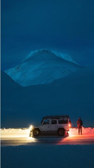 夜の雪山