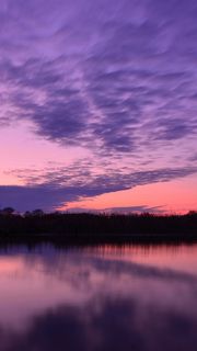 夕暮れの湖