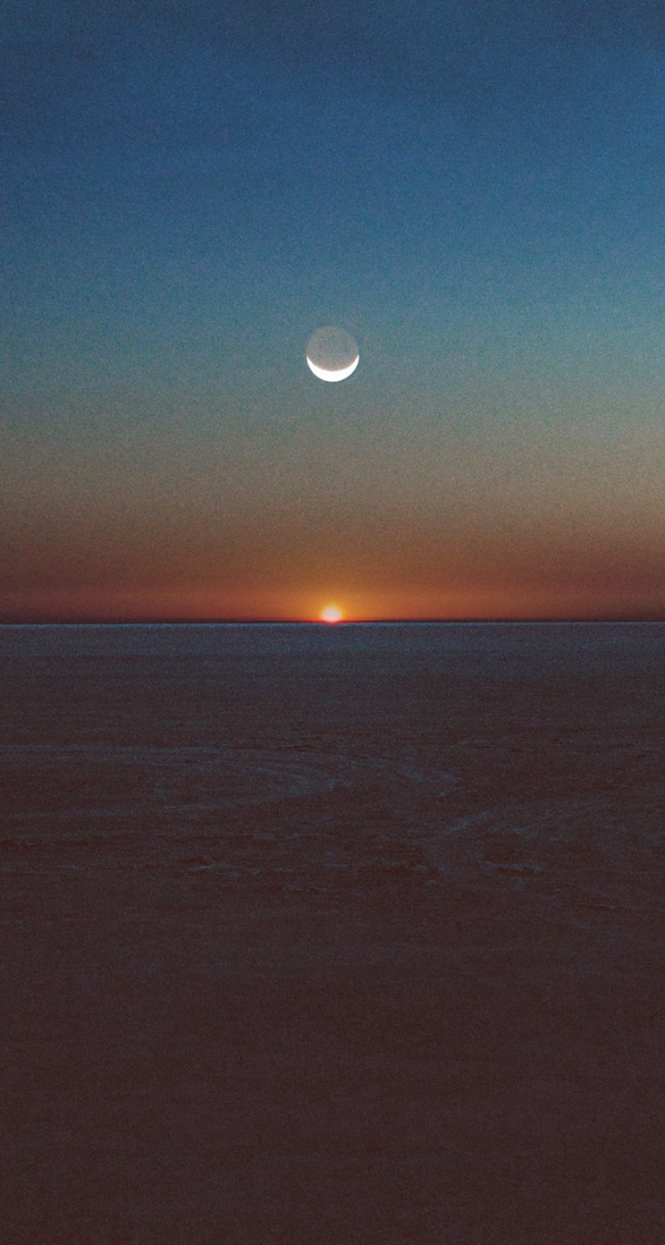月と沈む太陽 Iphone5s壁紙 待受画像ギャラリー