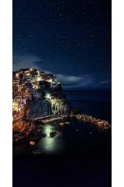 【夜景】イタリアの海沿いの街