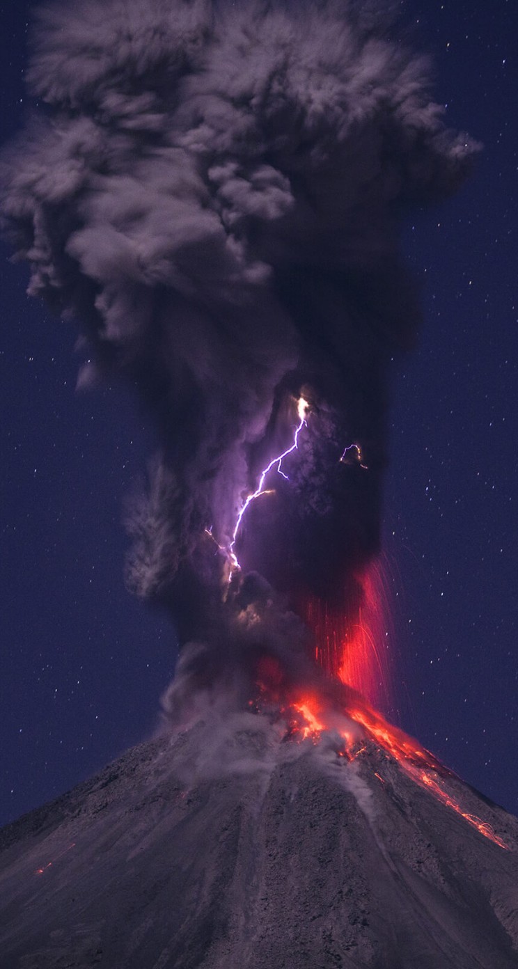 綺麗なかっこいい 火山 噴火 イラスト ディズニー帝国