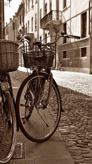 自転車 - セピア色の写真